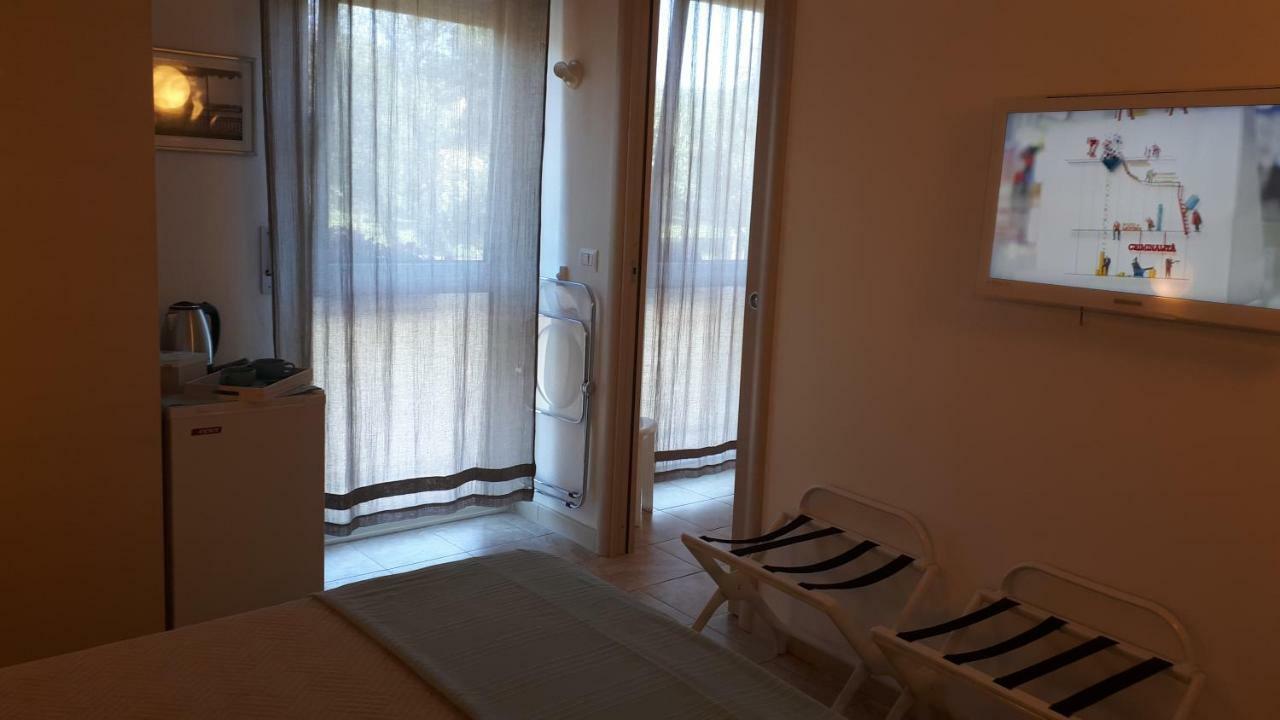 Holidayfever Alghero Bagian luar foto